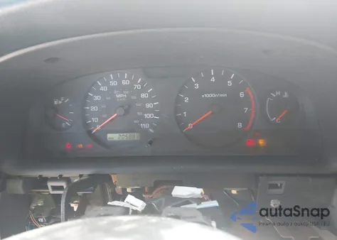 2001 Nissan Xterra z USA, uszkodzony, nr VIN 5NIED28Y81C591884